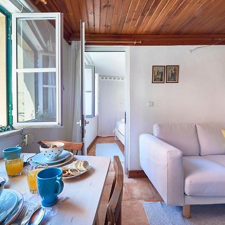 Light Filled Apartment Near Chiado, By Timecooler Lissabon Exterior foto