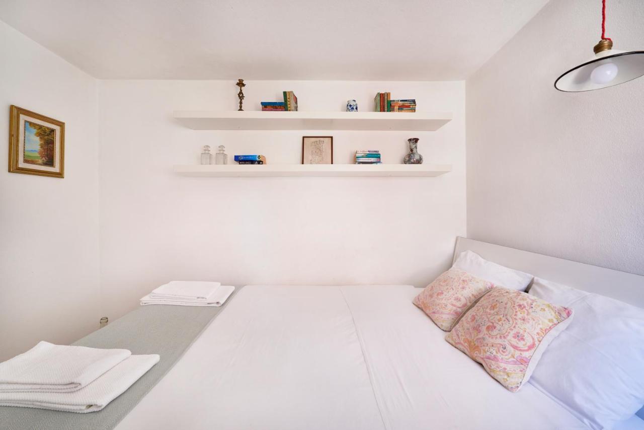 Light Filled Apartment Near Chiado, By Timecooler Lissabon Exterior foto