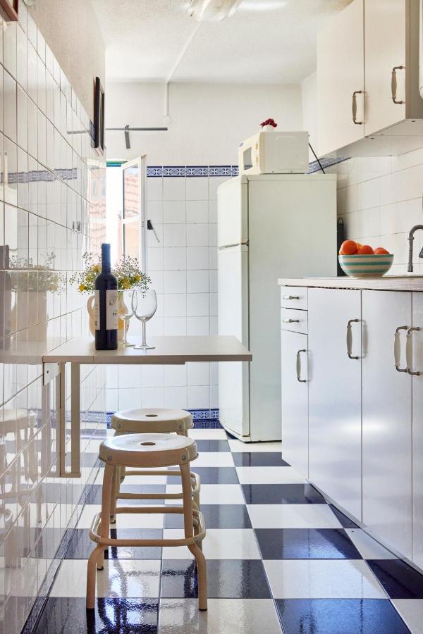 Light Filled Apartment Near Chiado, By Timecooler Lissabon Exterior foto
