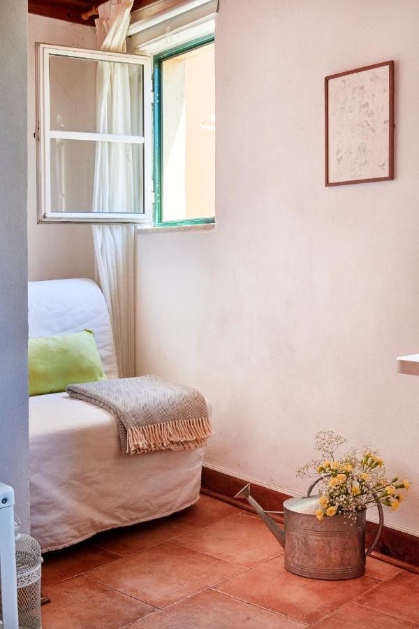 Light Filled Apartment Near Chiado, By Timecooler Lissabon Exterior foto